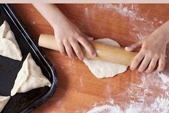 Baking Adventures Camp (Ages 9-13 / 4-day)